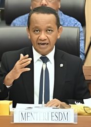 Menteri ESDM, Bahlil Lahadalia angkat bicara mengenai tuntutan yang disuarakan sejumlah influencer Tanah Air. (Instagram.com@bahlillahadalia)