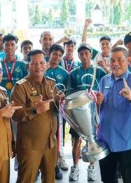 Euforia Juara! Persebri Batang Hari Disambut di Kantor Bupati