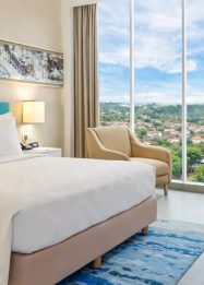 Kamar Tipe Deluxe Studio Queen di Swiss-Belhotel Jambi