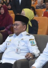 Walikota Jambi Maulana bersama Wakil walikota Jambi, Diza Hazra menghadiri bedah buku berjudul Babad Alas karya Wakil Menteri dalam Negeri Bima Arya Sugiarto